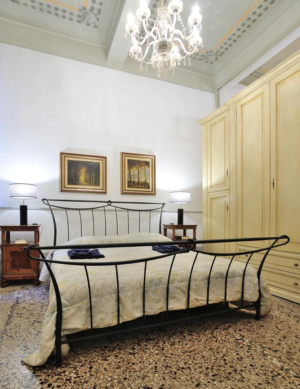 Апартаменты Anna'S House Модена Экстерьер фото